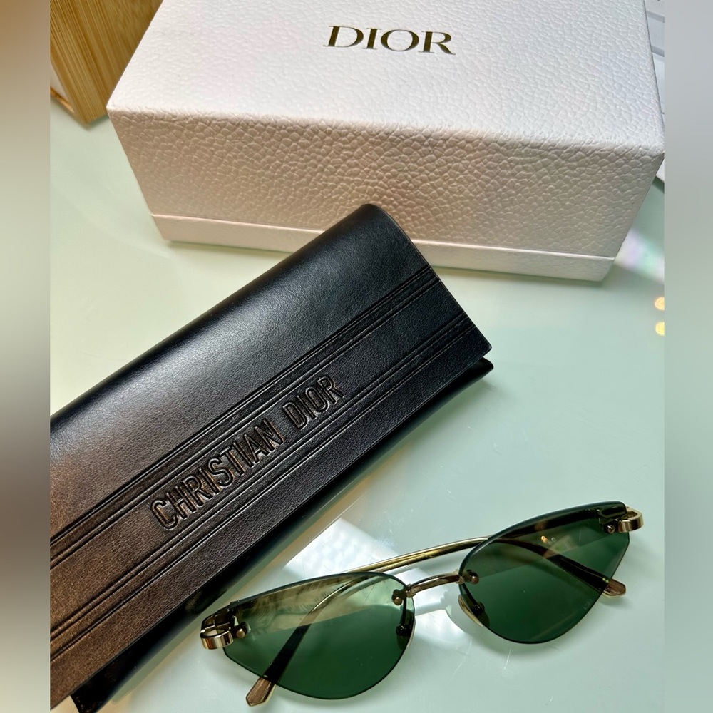 💚Dior Cat Eye Sunglasses.